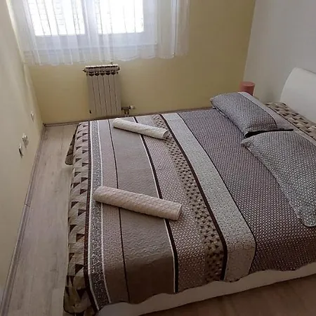 Lana Apartment